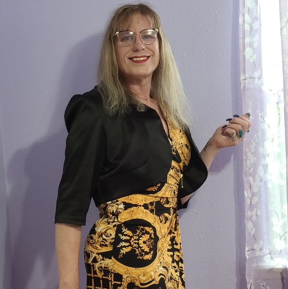 Meet your Posher, Aria Lynn - Picture 3 of 4